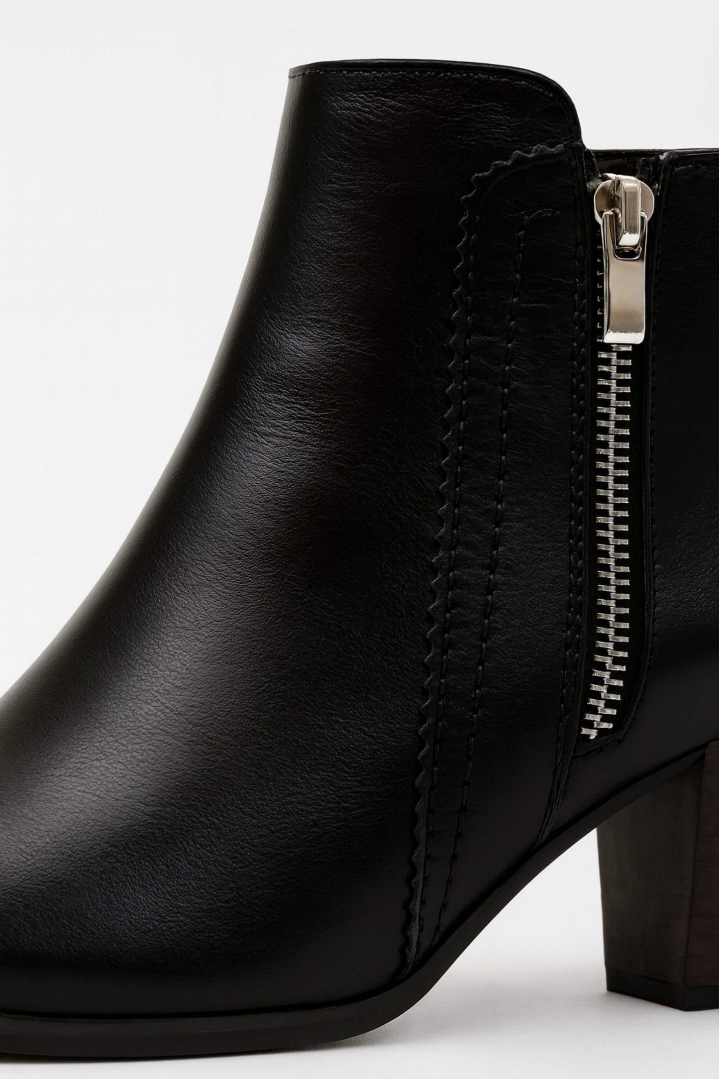 Block heel ankle boots with heritage sole for women -4