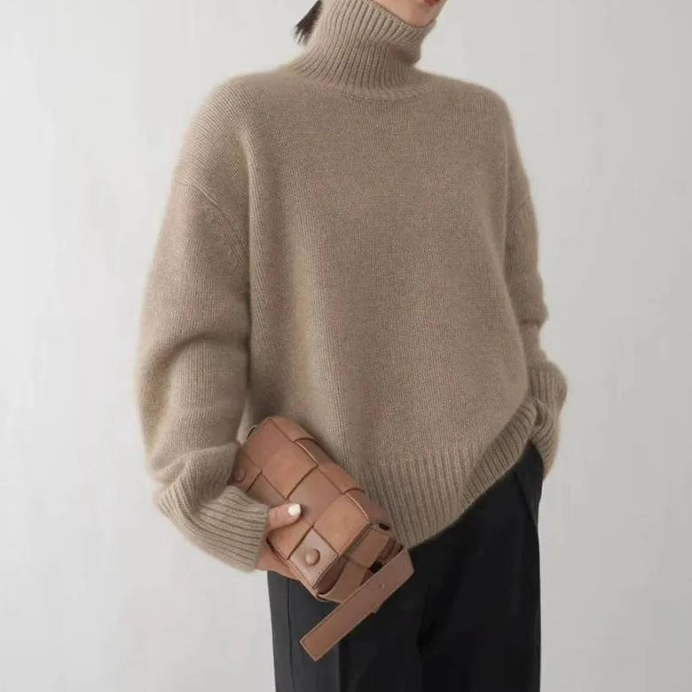 Cosy classic cashmere turtleneck sweater for women -3