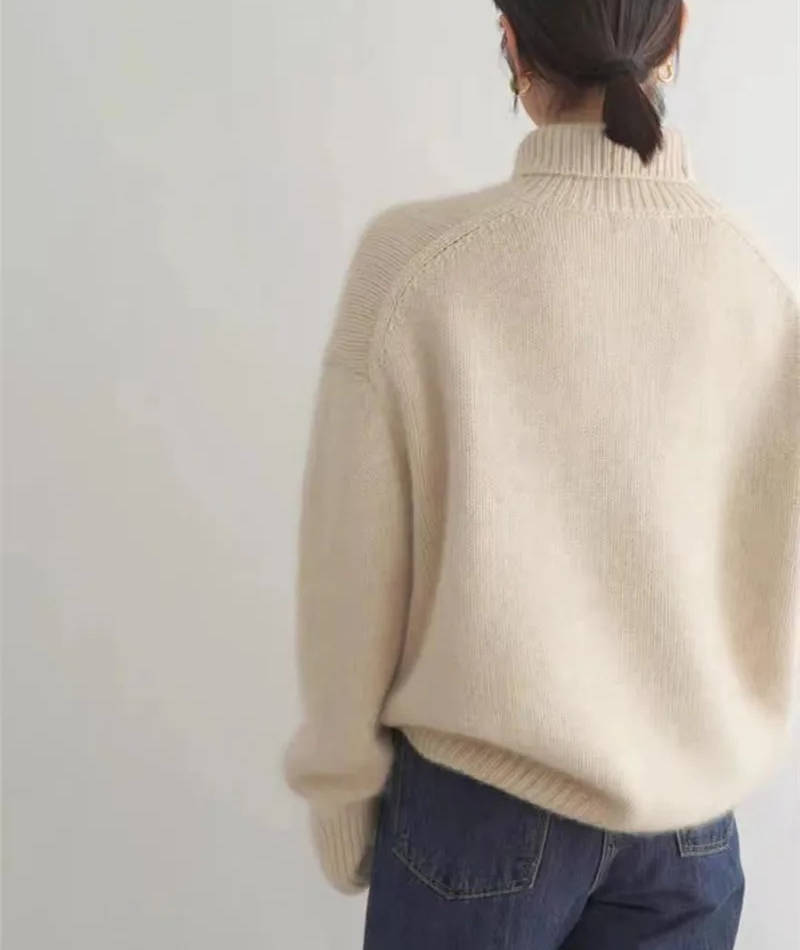 Cosy classic cashmere turtleneck sweater for women -8