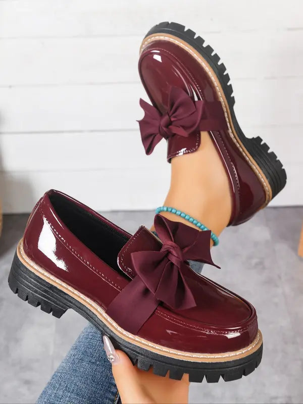 Simple Artisan loafers with bow detail for women | Chelsea