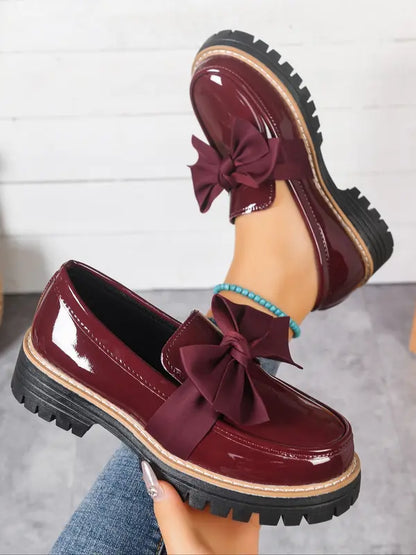 Simple Artisan loafers with bow detail for women | Chelsea