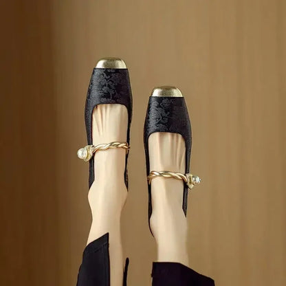 Classic everyday leather pumps for women | Naila -11