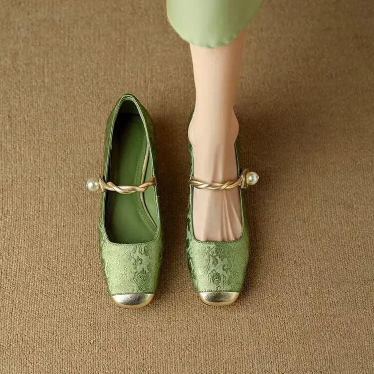 Classic everyday leather pumps for women | Naila -4